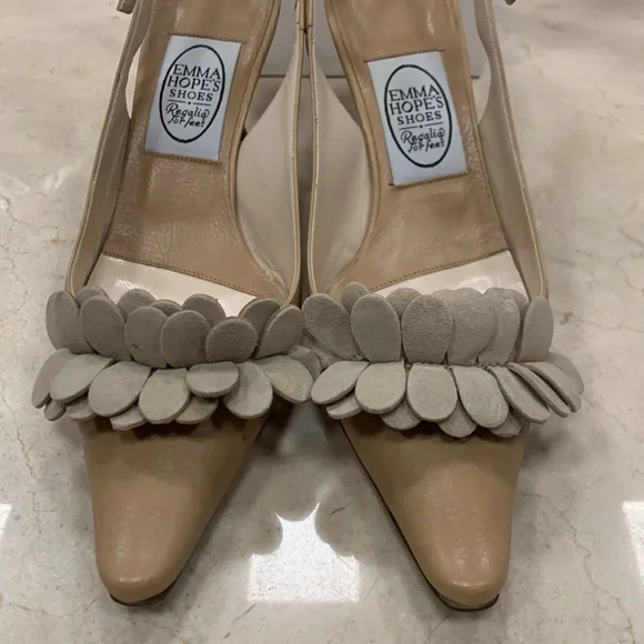 LIKE NEW EMMA HOPE REGALIA FOR FEET CAMEL LEATHER SLINGBACKS ROWS OF PETALS 8.5 - Picture 6 of 12